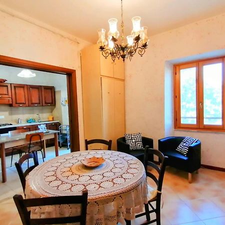 La Casa In Piazza Apartment Toffia Luaran gambar