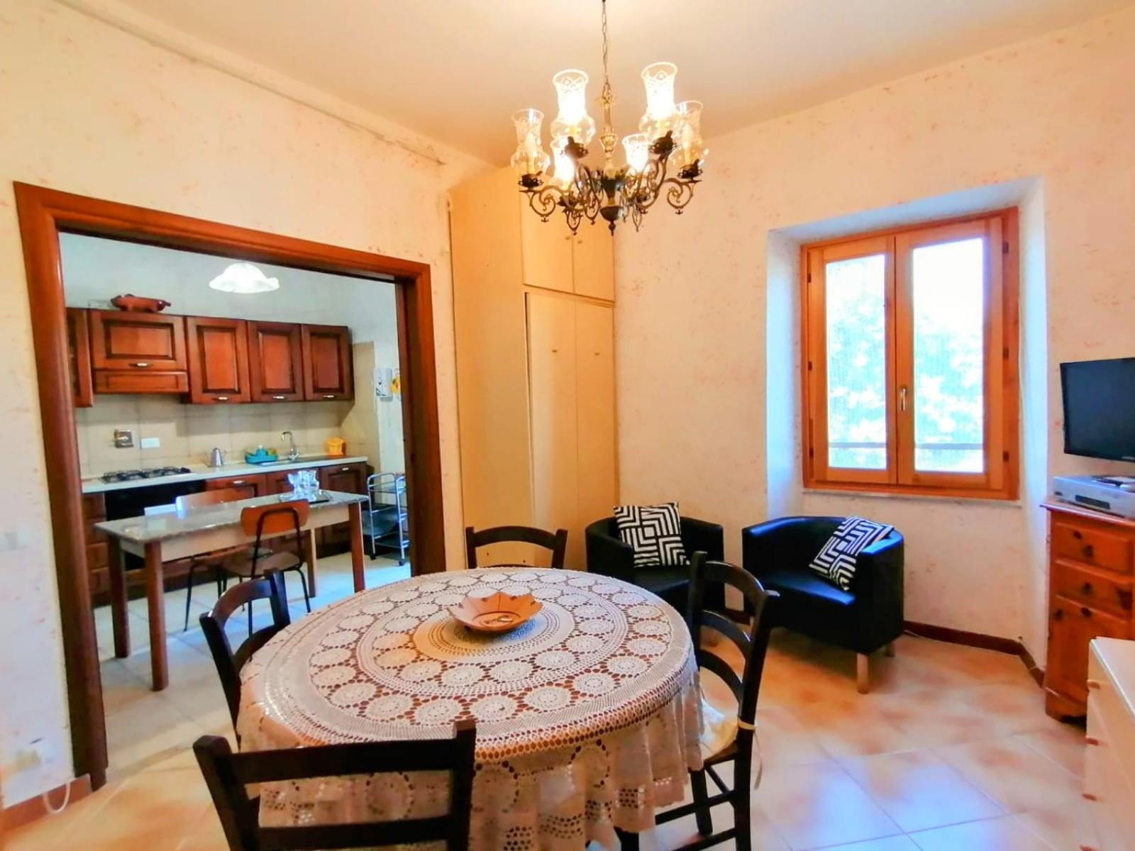La Casa In Piazza Apartment Toffia Luaran gambar
